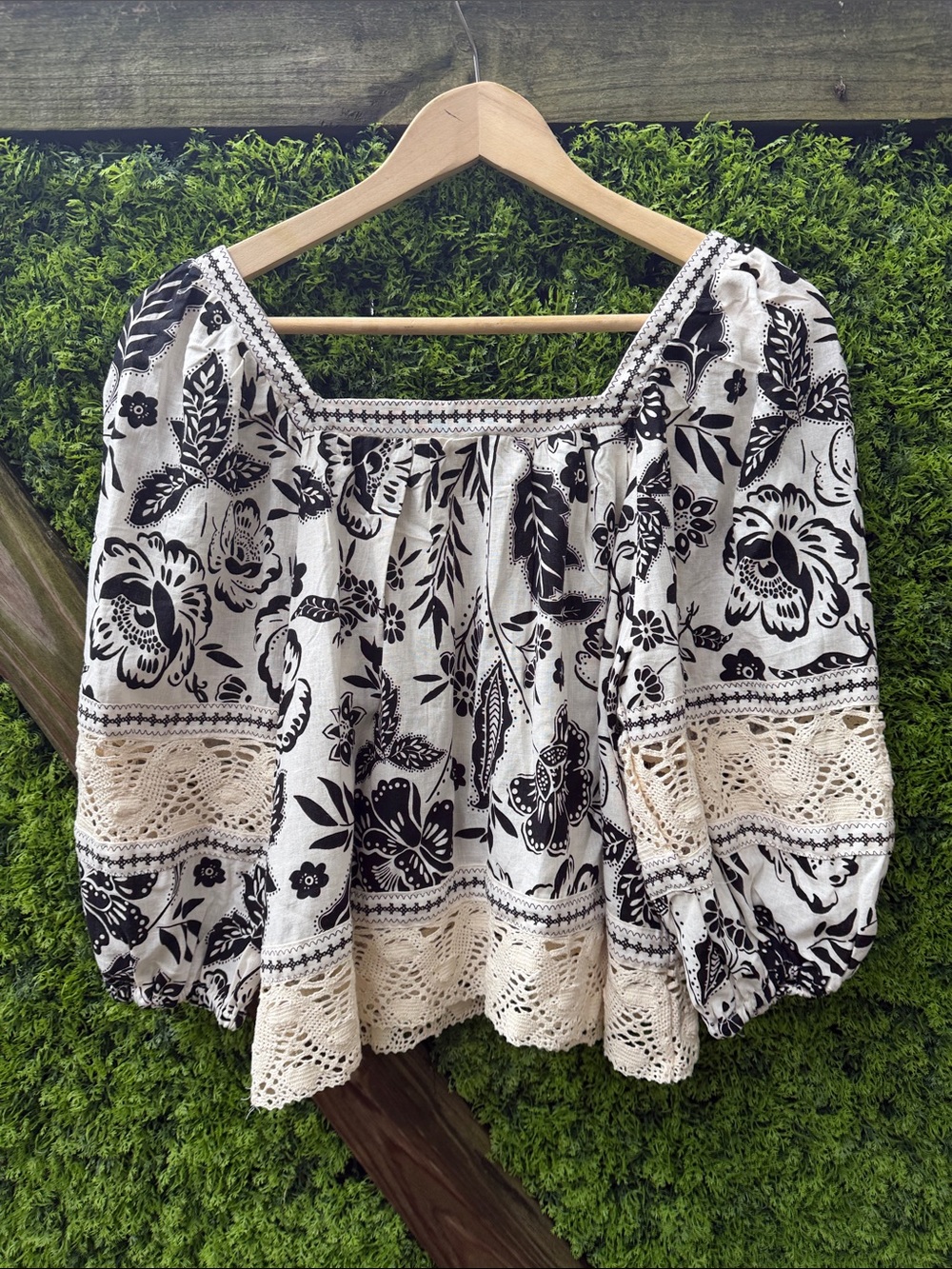 Christian Siriano Black & Cream Floral Lace Peasant Blouse - Picture 5 of 5